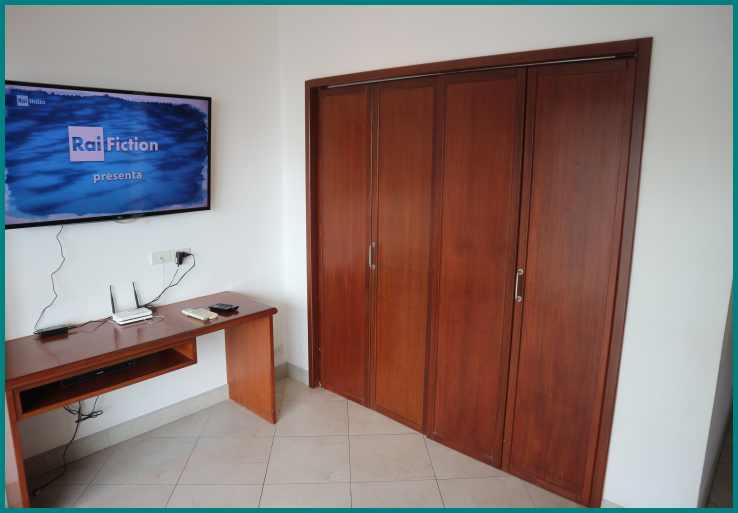 Huge tv, DVD player apartment rental in Pattaya Jomtien.