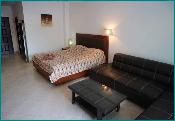 King Size bed and large sofa apartment rental in Pattaya Jomtien.
