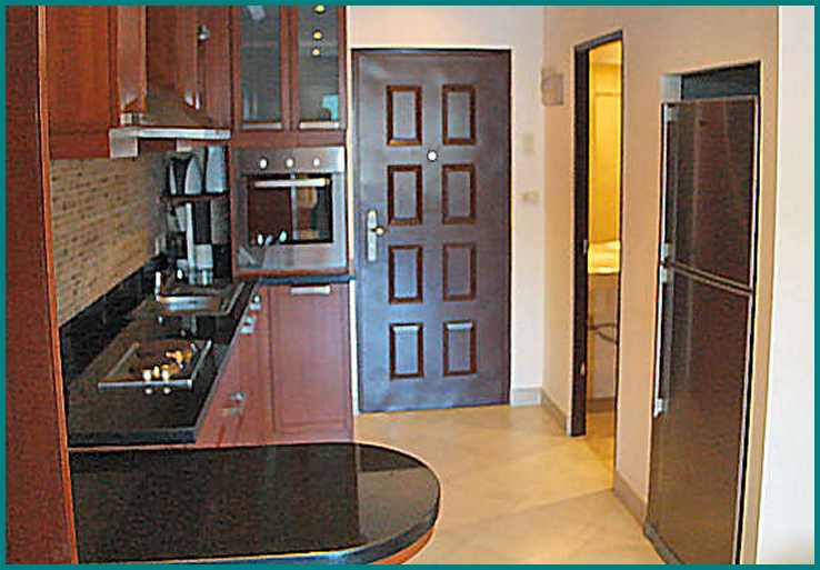 Large fidge apartment rental in Pattaya Jomtien.